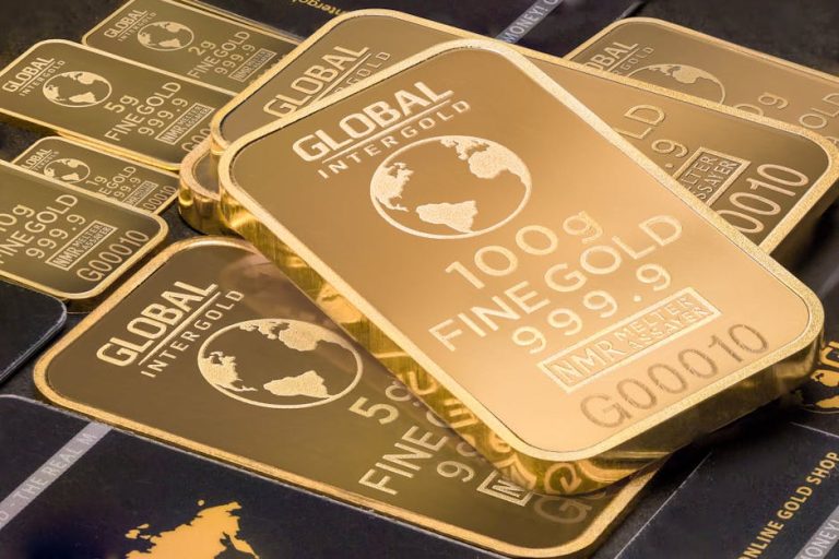 Cultivating a Wealthy Mindset with Inspirational Investment Books